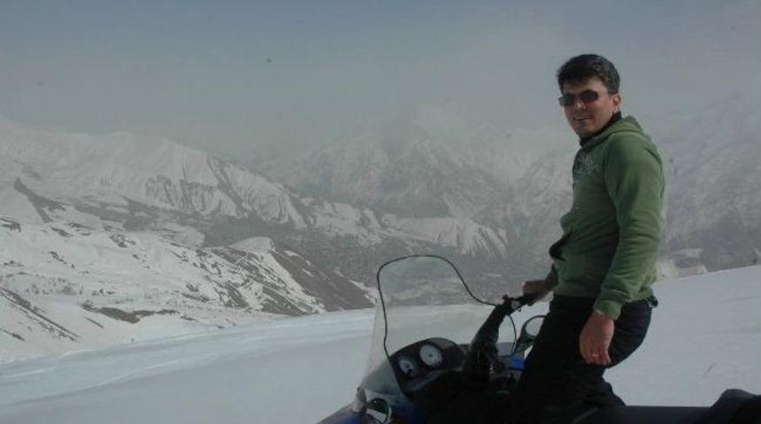 Vali Yardımcısı 2600 Rakımda Kar Motoruyla Dolaştı