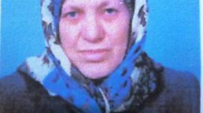 9 Yıl &Ouml;nce &Ouml;ld&uuml;r&uuml;len Annesinin Katilinin Bulunmasını Istedi