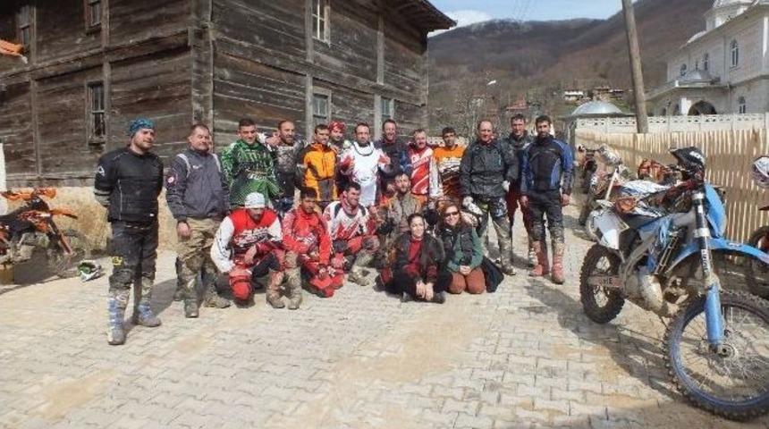 Motokros&ccedil;ular Dağlarda Antrenman Yapıyor