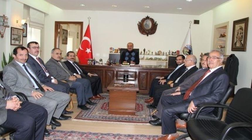 Manisa'daki M&uuml;ft&uuml;ler Başkan Aşkın&rsquo;ı Ziyaret Etti