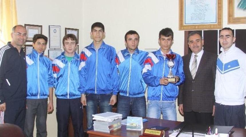 Saruhanlı Ticaret Meslek Lisesi'nden &Ccedil;ifte Zafer