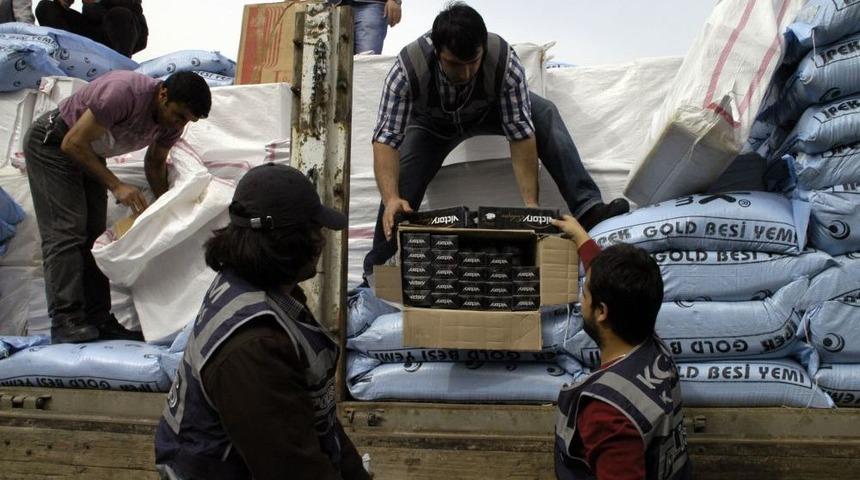 Yem &Ccedil;uvalları Arasında 50 Bin Paket Ka&ccedil;ak Sigara Ele Ge&ccedil;irildi