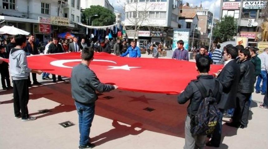 Edremit&rsquo;te &Uuml;lk&uuml;c&uuml;lerden Ter&ouml;r Tepkisi