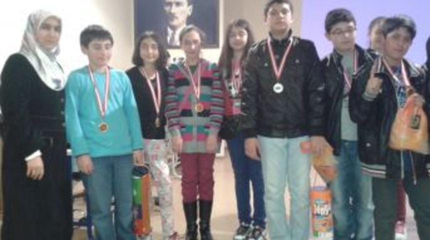 &Ouml;zel Reyhan 'Akıl Oyunları'nda 8 Madalya Aldı