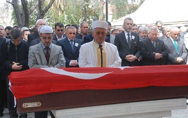 Chp’li Eski Milletvekili Yılmaz Son Yolculuğuna Uğurlandı