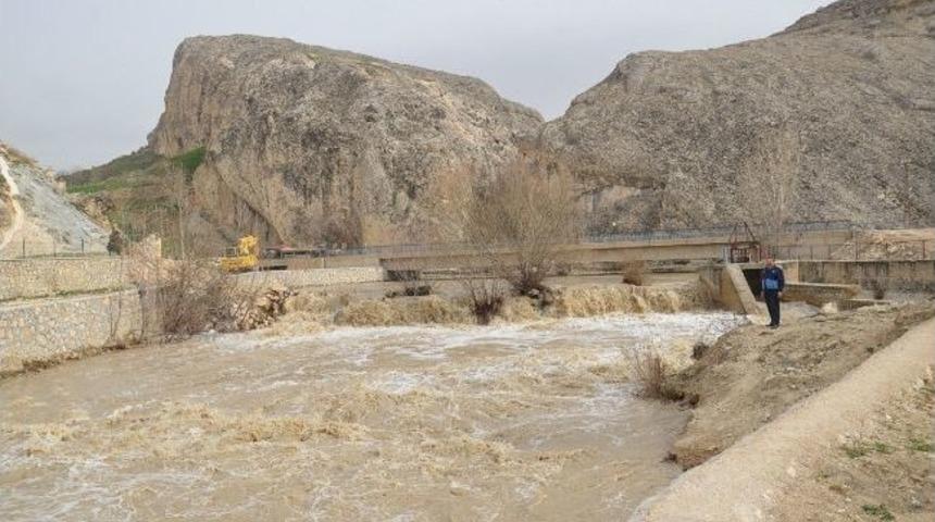 Darende'de Sel Baskını