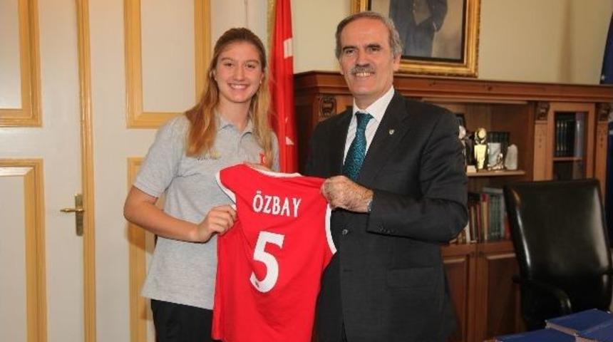 Yıldız Millilerden Başkan Altepe&rsquo;ye Teşekk&uuml;r Ziyareti