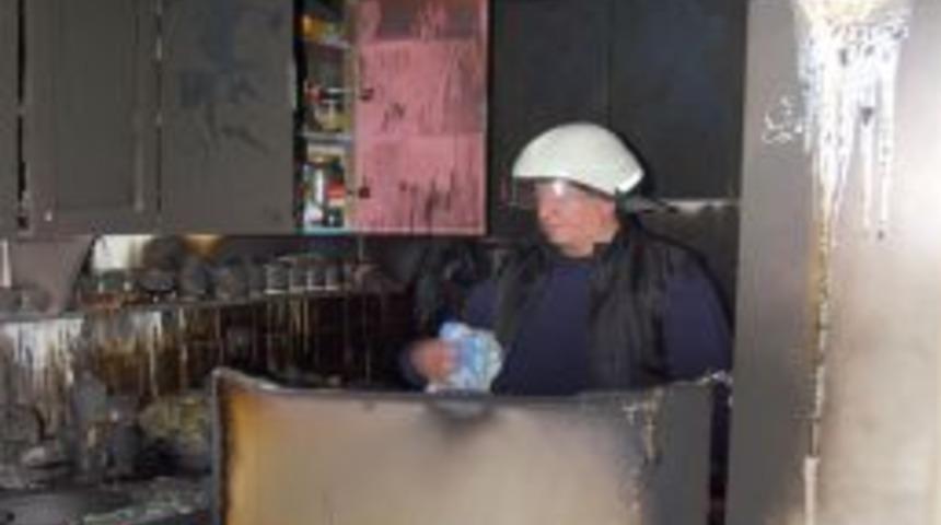 Orhaneli&rsquo;nde Buzdolabı T&uuml;p&uuml; Patladı