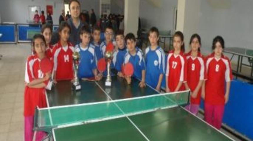 Boz&uuml;y&uuml;kl&uuml; &Ouml;ğrencilerin Masa Tenisi Zaferi