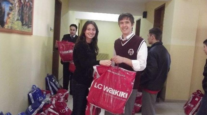 B&uuml;şra&rsquo;nın &Ccedil;ağrısına Bir Giyim Mağazası Cevap Verdi