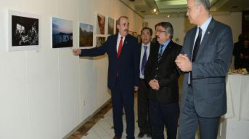 Sanat&ccedil;ı Hekimler Sergi A&ccedil;tı