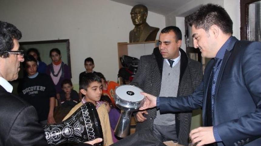 Mudurnu&rsquo;da Romanlara Darbuka Dersi Verildi