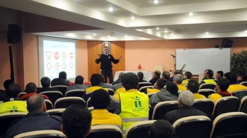 Trafik Eğitiminde Başarılı Olan Personel Belgelerini Aldı