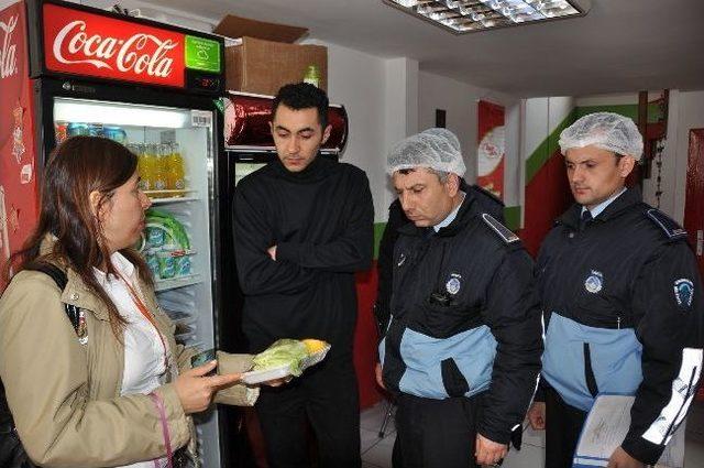 Zabıtalar Çiğköftecileri Denetledi