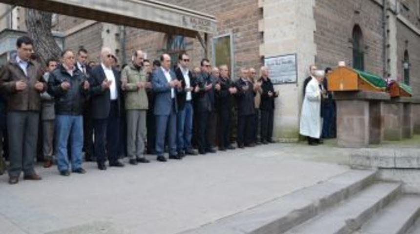 Balıkesirli Hayırsever Firdevs Hattatoğlu Toprağa Verildi