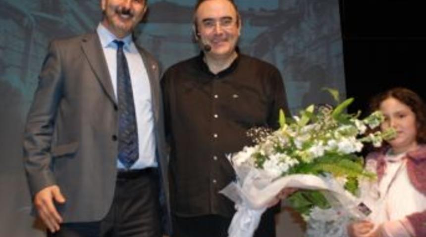 Sunay Akın Aydınlıları kahkahaya boğdu