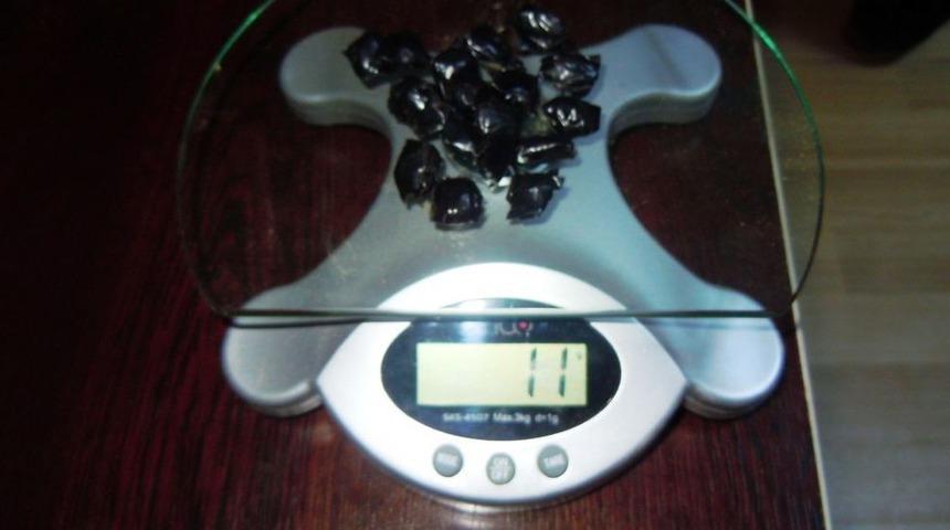 Hopa'da G&uuml;mr&uuml;k Ka&ccedil;ağı Sigara Ve Eroin Ele Ge&ccedil;irildi