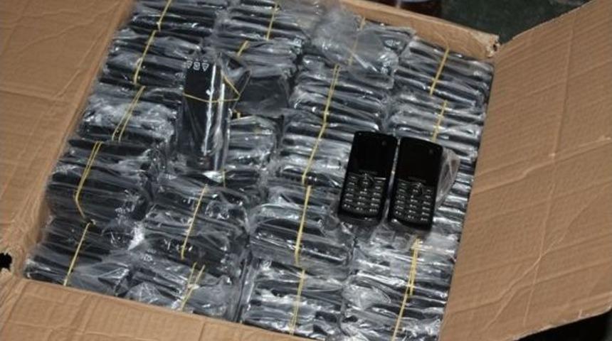 Gaziantep'te 700 Adet Ka&ccedil;ak Cep Telefonu Ele Ge&ccedil;irildi