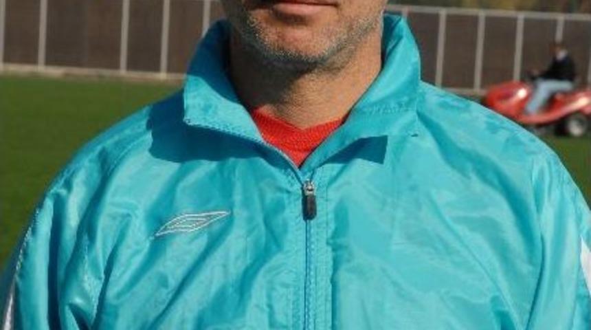 Manavgat Evrensekispor&rsquo;da &Ccedil;apanoğlu İle Yollar Ayrıldı