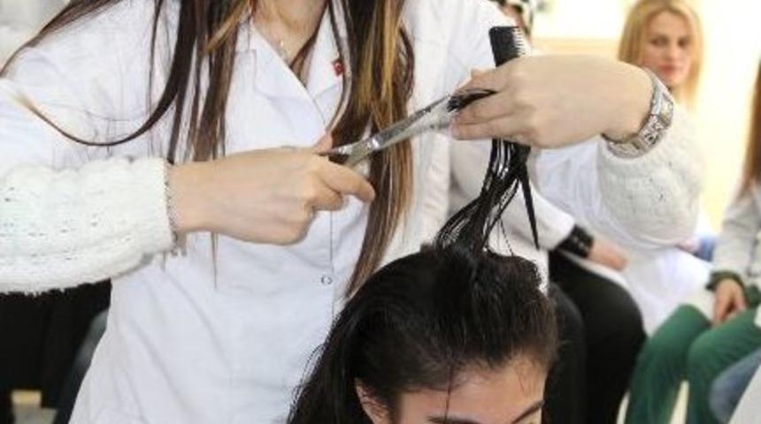 İlkadım'dan &Ouml;ğrencilere &Uuml;cretsiz Sa&ccedil; Bakımı