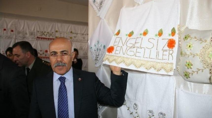 Iğdır'da Engellilerin El Emekleri Sergilendi