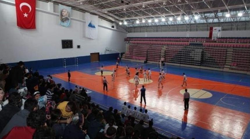 Adıyaman &Uuml;niversitesi Erkek Voleybol Takımı, Galip Geldi