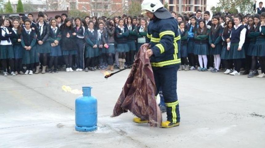 Lisede Yangın Tatbikatı Yapıldı