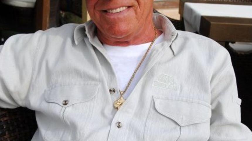 Alman Polis Şefi, Schalke Zaferini Galatasaray Şapkası Takarak Kutladı