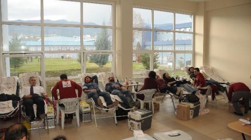 Kb&uuml;&rsquo;de &lsquo;gen&ccedil; Nesil Kan Verir' Kampanyası