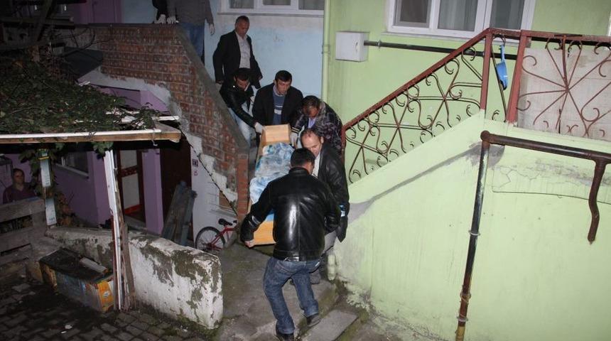 Yaşlı &Ccedil;ift Evlerinde &Ouml;l&uuml; Bulundu