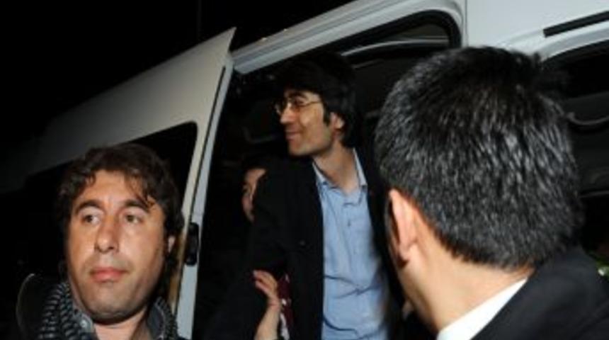 Serbest Bırakılan Kaymakam Adayı Baba Ocağında