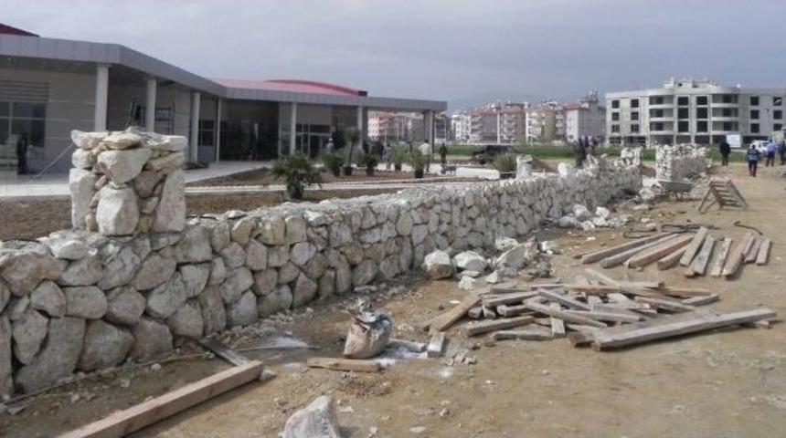 Yeni Nikah Ve D&uuml;ğ&uuml;n Sarayına &Ccedil;evre D&uuml;zenlemesi Yapılıyor