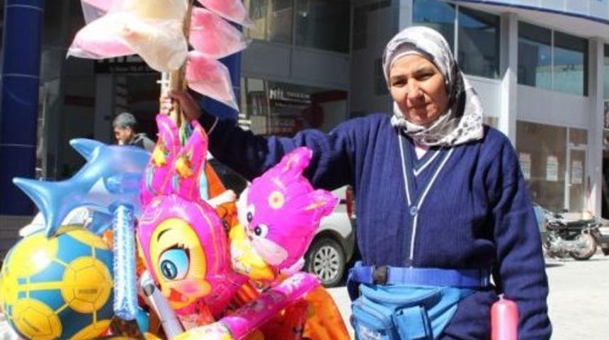 13 Yıldır &Ccedil;ocuklarından Haber Alamayan Kadın Başbakan'dan Yardım Istedi