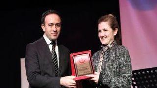 Ankamall Avm'den Tıp Bayramı'nda Başarılı Doktorlara Plaket