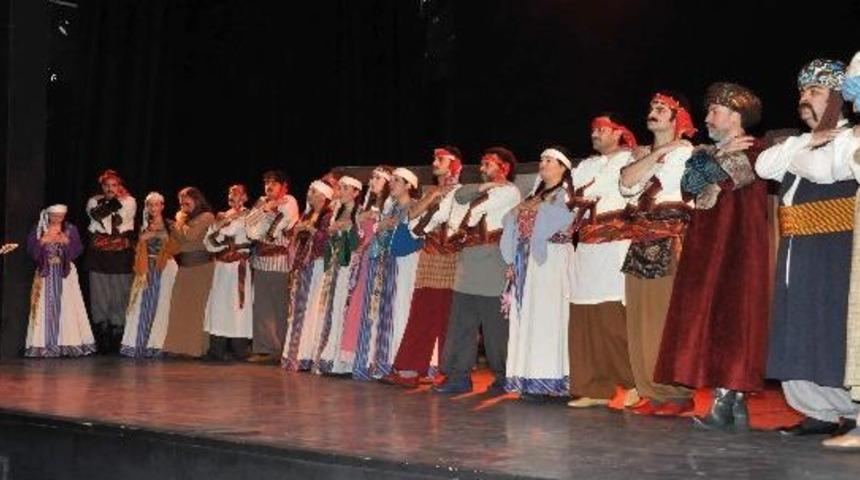 Vali Altıparmak ‘ahi Evran’ Adlı Oyunu İzledi