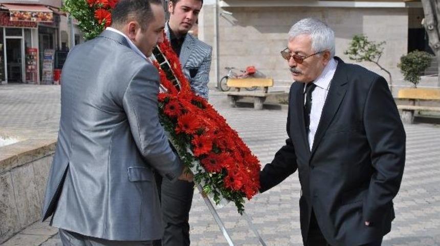 Amasya’da Doktorlardan Atatürk Anıtı'na Çelenk