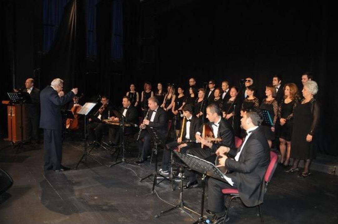 &Ccedil;orlu Belediyesi Korosundan Yeşil&ccedil;am Şarkıları Konseri