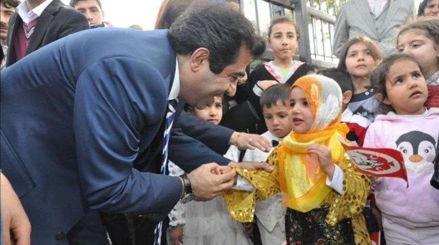 Vali G&uuml;zeloğlu'ndan Toplum Merkezi M&uuml;jdesi