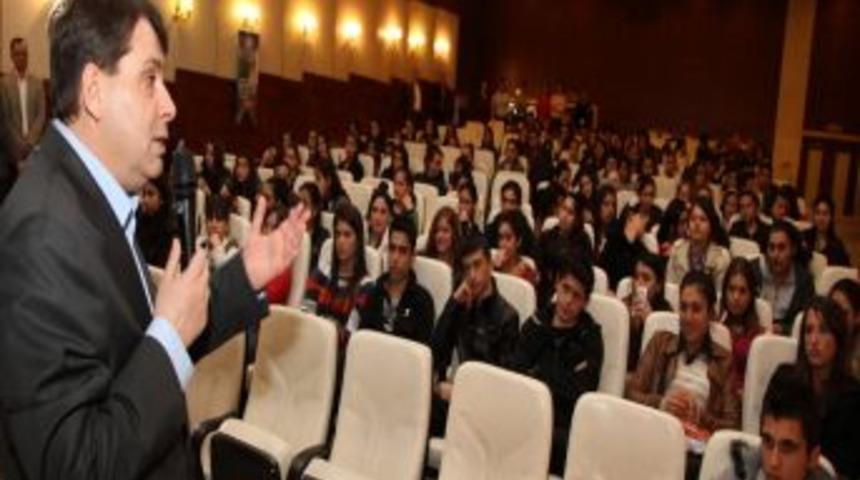 Madde Bağımlılığına Karşı Tiyatroyla Da Mücadele Ediliyor