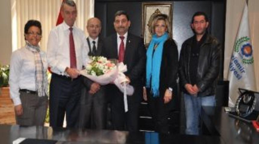 Menşure G&ouml;k&ccedil;e İnsanlığa Hizmet Platformu&rsquo;ndan Gaziemir Belediyesine Destek