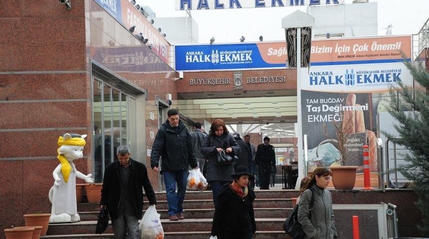 Ankar'daki Kamu Pazarı&rsquo;nı En &Ccedil;ok Memurlar Geziyor