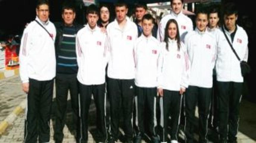 Wushu Takımı T&uuml;rkiye Şampiyonası İ&ccedil;in Alanya&rsquo;ya Gitti