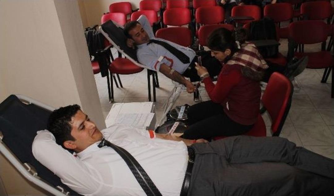 &Ccedil;alışma Ve İşkur &Ccedil;alışanlarından Kan Bağışı