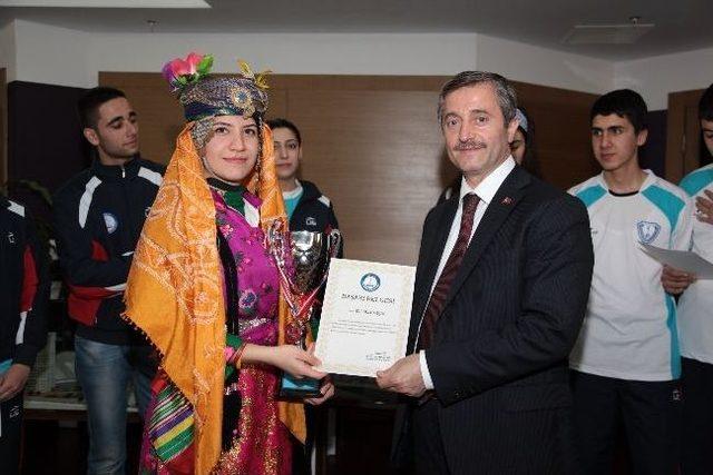 Folklor İl Birincileri Başkan Tahmazoğlu’nu Ziyaret Etti