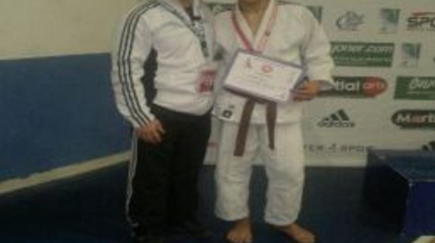 Milli Takım D&uuml;zceli Judoculardan Vazge&ccedil;miyor