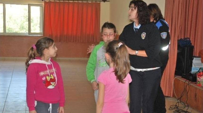 Trafik Polislerinden &Ouml;ğrencilere Eğitim