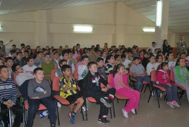 Trafik Polislerinden Öğrencilere Eğitim