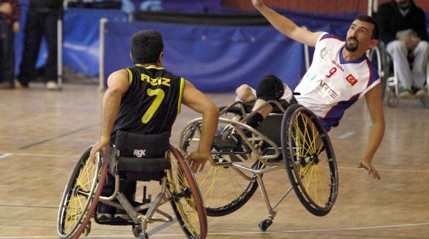 Tekerlekli Sandalyeli Sporcular Nefes Kesti