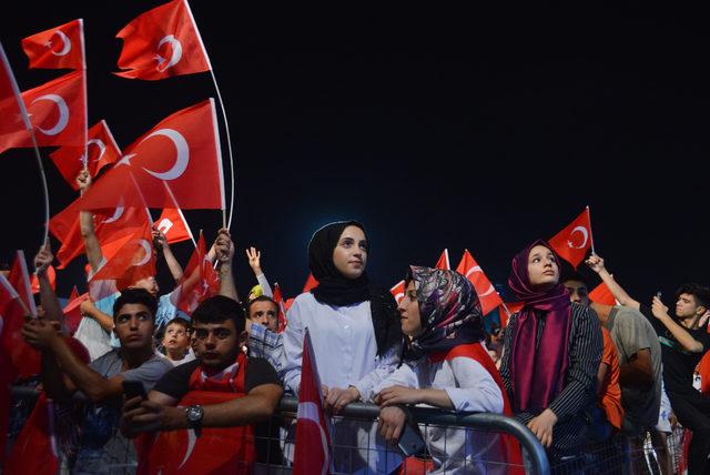 Adana'da, 15 Temmuz şehitleri ve demokrasi için nöbet