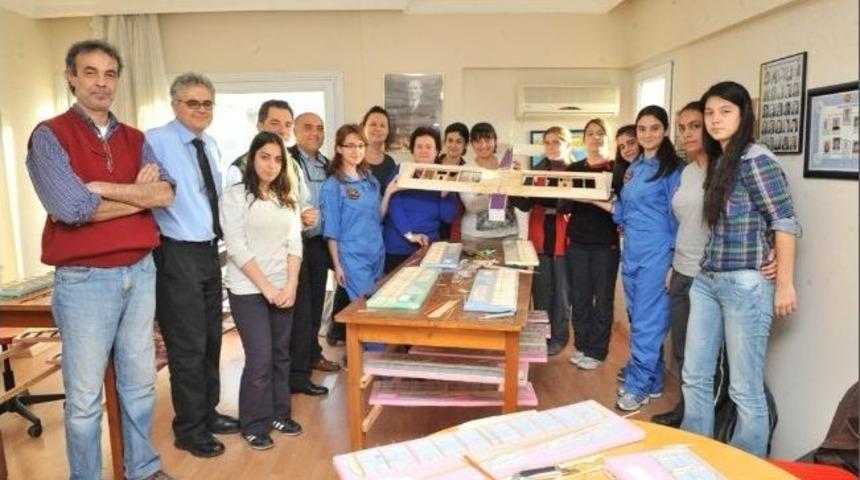 Buca&rsquo;da Model U&ccedil;ak Ş&ouml;leni